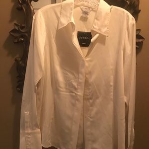 Long sleeve. Price is firm. Can’t go any lower